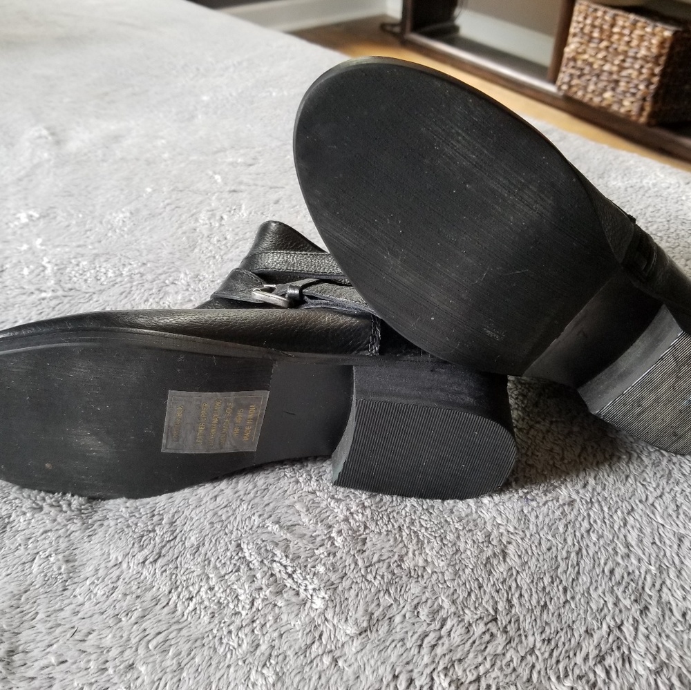 29 Porter Rd Bootie - Picture 3 of 5